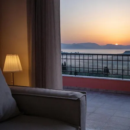 Spacious House With Extraordinary View In Corfu Daire Neochorakion