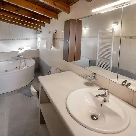Spacious House With Extraordinary View In Corfu Daire *