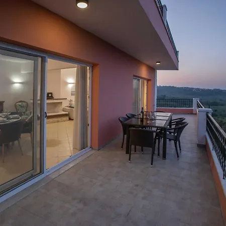 Spacious House With Extraordinary View In Corfu Apartment *