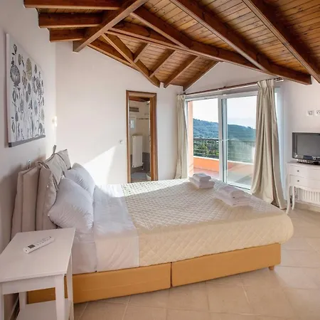 Spacious House With Extraordinary View In Corfu *