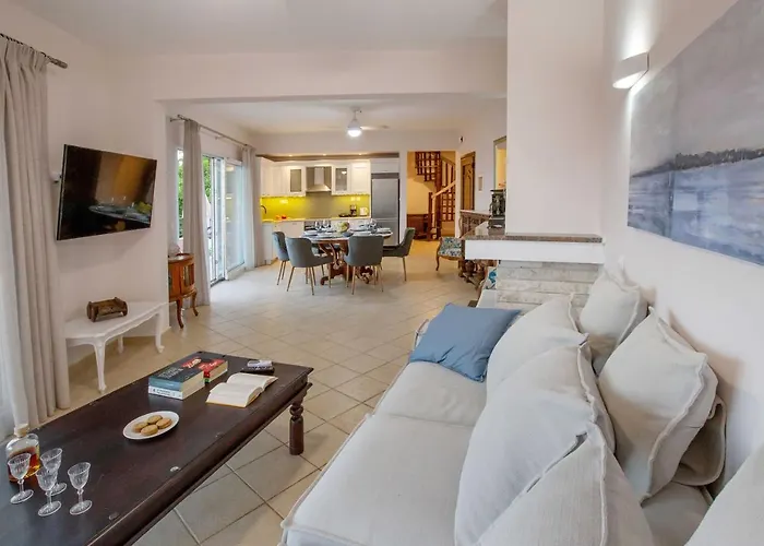 Spacious House With Extraordinary View In Corfu 公寓 *