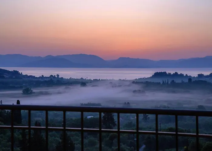 公寓 Spacious House With Extraordinary View In Corfu